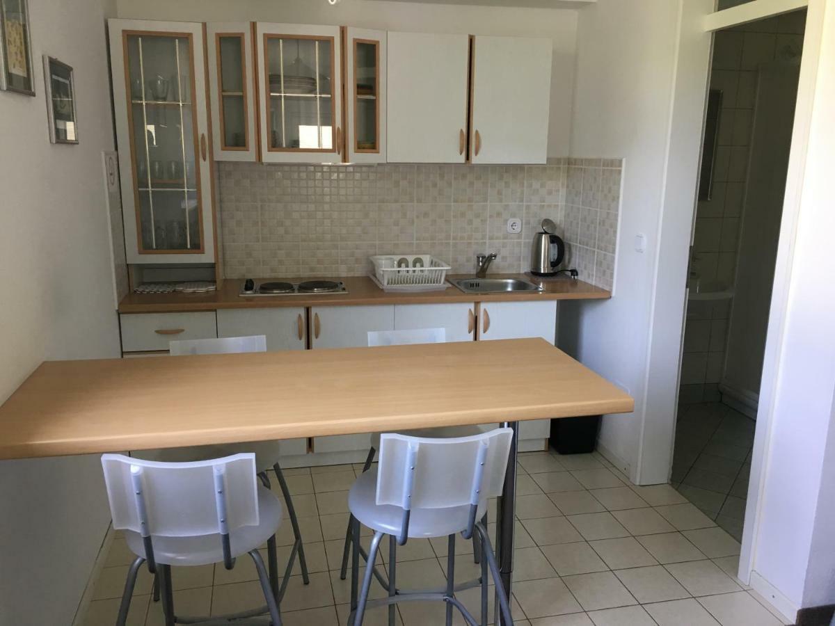 Studio Apartment Ta5Ek Jesenice Bagian luar foto